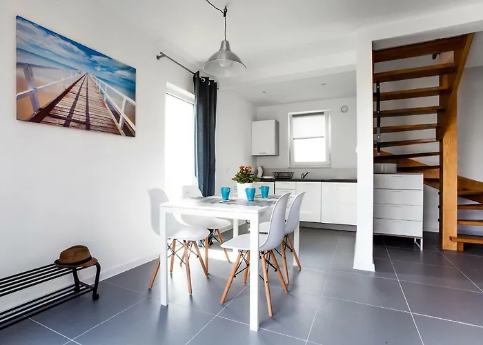 度假居 Akacjowa 莱鲍